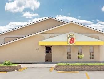 Super 8 By Wyndham Norfolk Motel Buitenkant foto