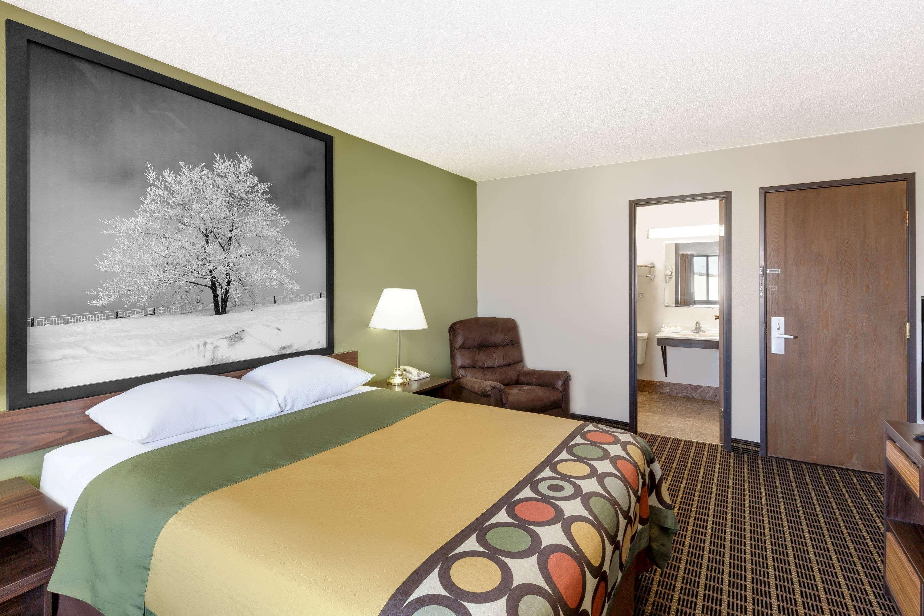 Super 8 By Wyndham Norfolk Motel Buitenkant foto