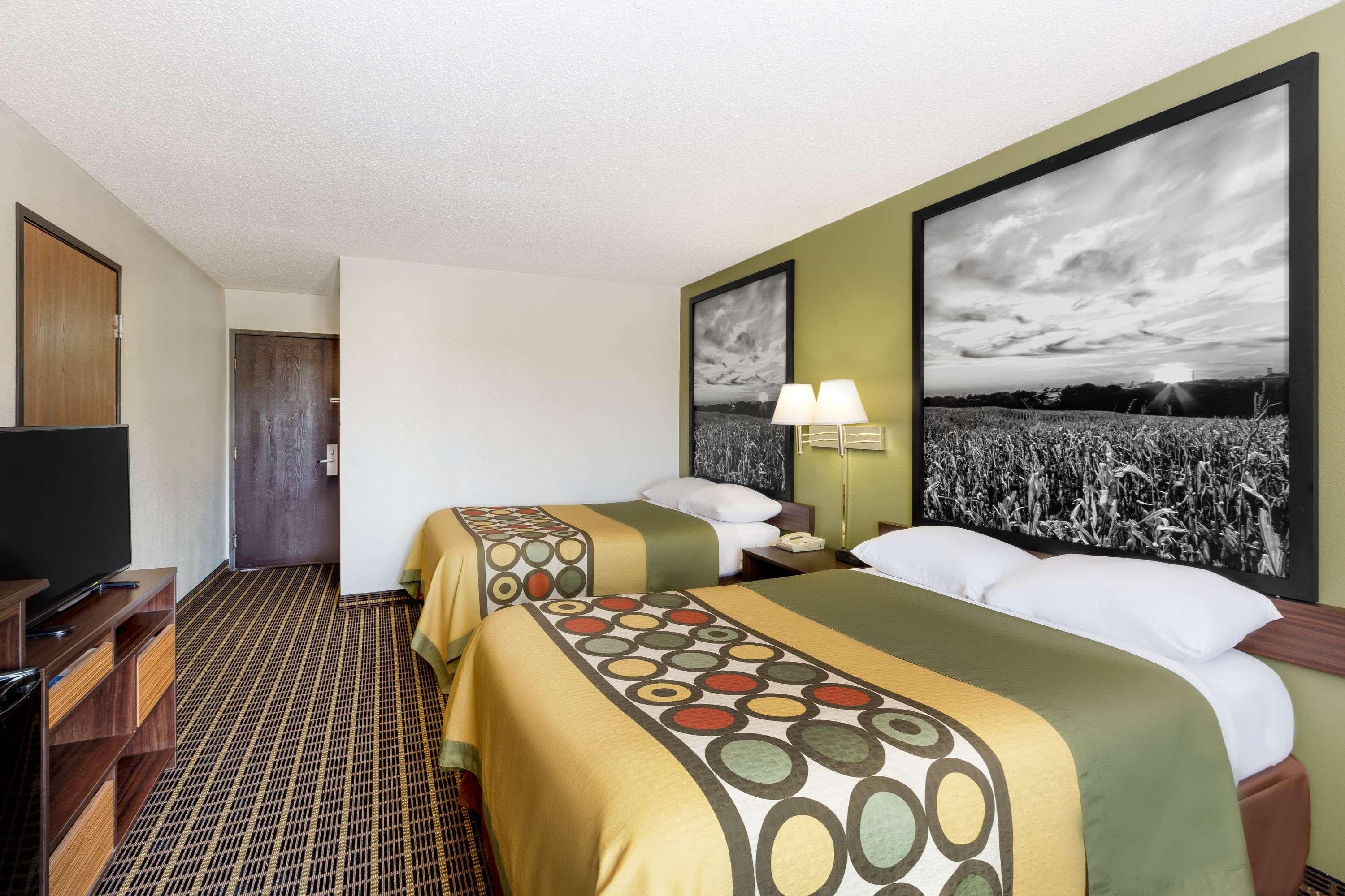 Super 8 By Wyndham Norfolk Motel Buitenkant foto