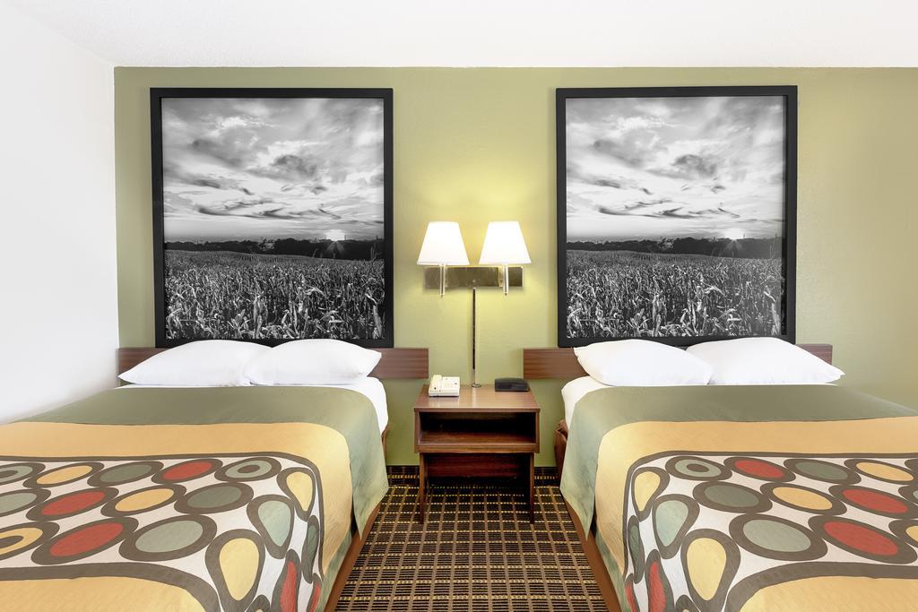 Super 8 By Wyndham Norfolk Motel Buitenkant foto