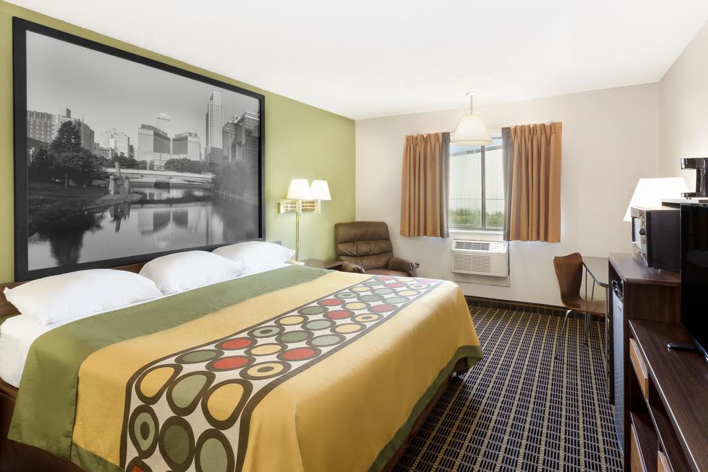 Super 8 By Wyndham Norfolk Motel Buitenkant foto