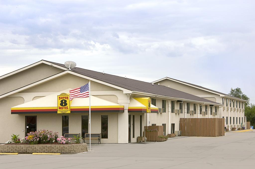 Super 8 By Wyndham Norfolk Motel Buitenkant foto