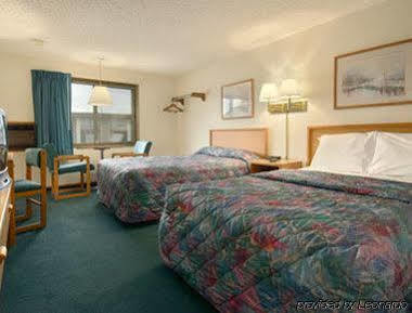 Super 8 By Wyndham Norfolk Motel Buitenkant foto